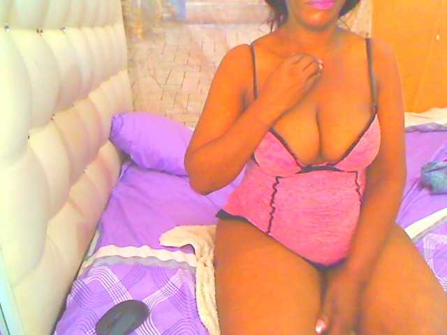 HOTLILLIE live cam on BongaCams