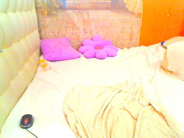 HOTLILLIE live cam on BongaCams