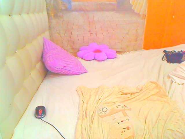 HOTLILLIE live cam on BongaCams