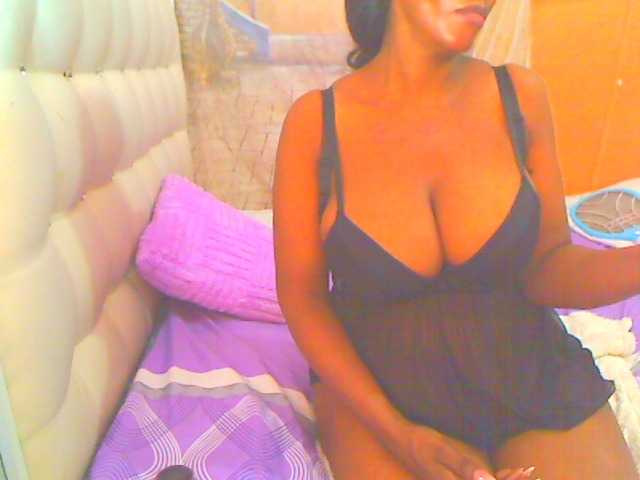 HOTLILLIE live cam on BongaCams