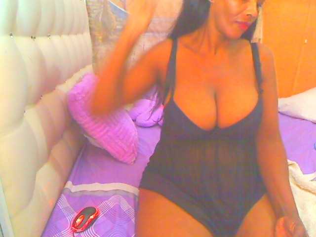 HOTLILLIE live webcam show