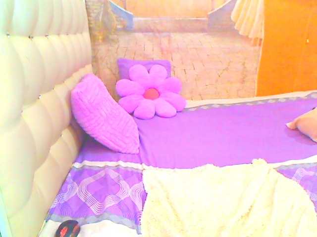 HOTLILLIE live cam on BongaCams