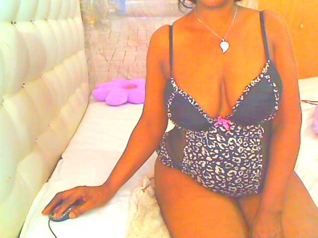 HOTLILLIE live cam on BongaCams