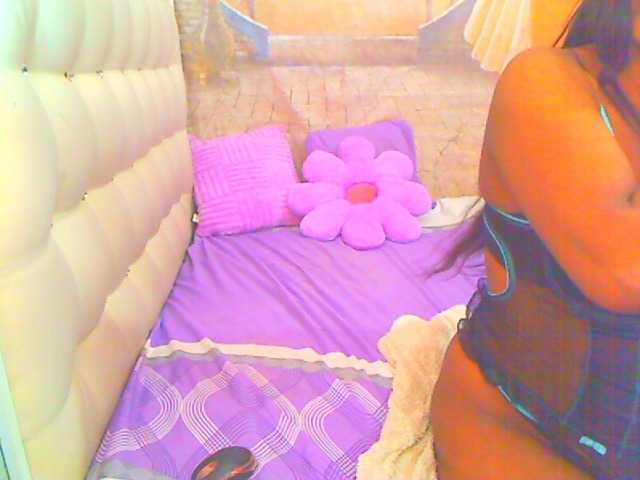 HOTLILLIE live webcam show