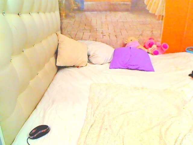 HOTLILLIE's BongaCams show and profile