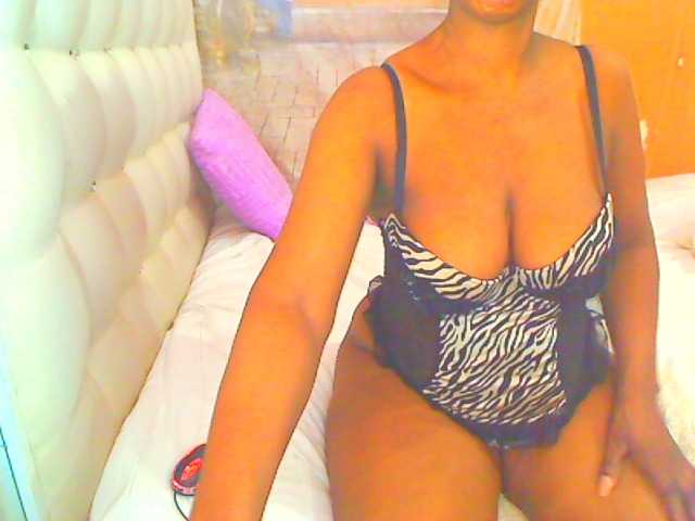HOTLILLIE live cam on BongaCams