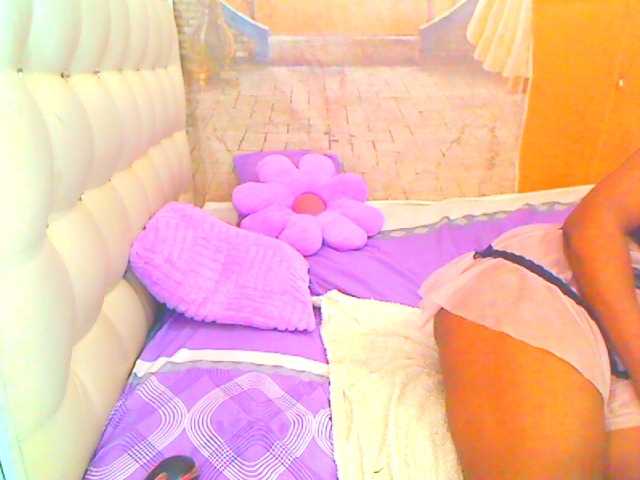 HOTLILLIE live webcam show