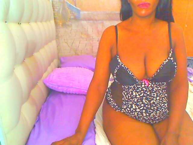 HOTLILLIE live cam on BongaCams