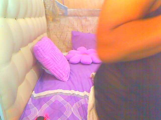 HOTLILLIE live webcam show