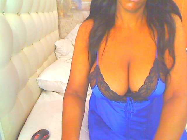 HOTLILLIE's BongaCams show and profile