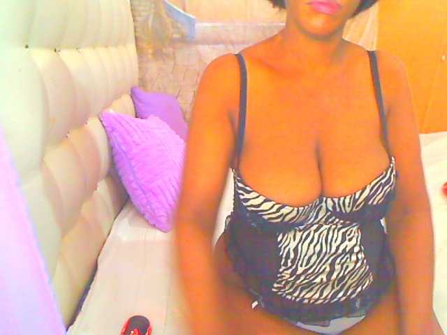 HOTLILLIE live cam on UnifiedCams