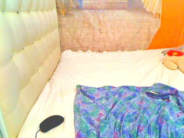 HOTLILLIE live cam on BongaCams