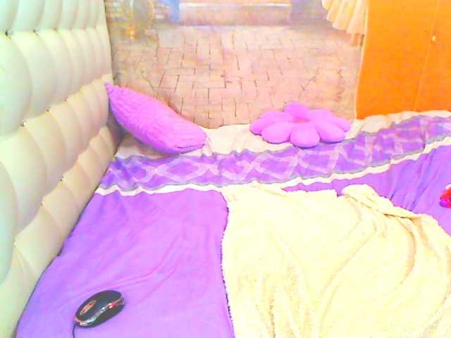 HOTLILLIE live cam on BongaCams