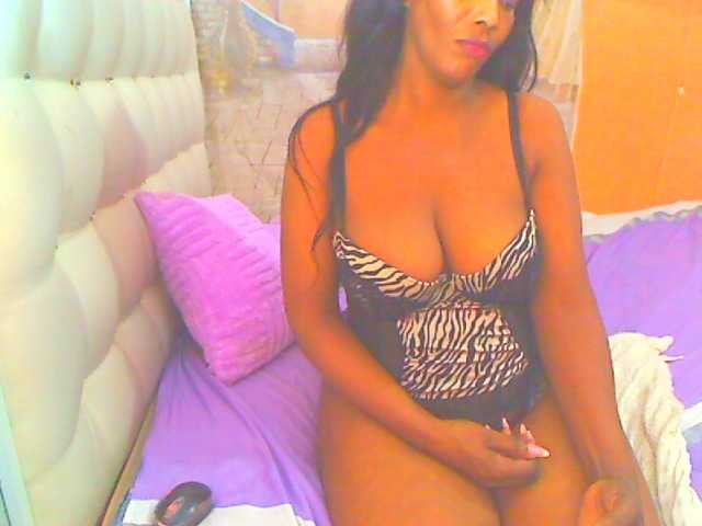 HOTLILLIE live webcam show