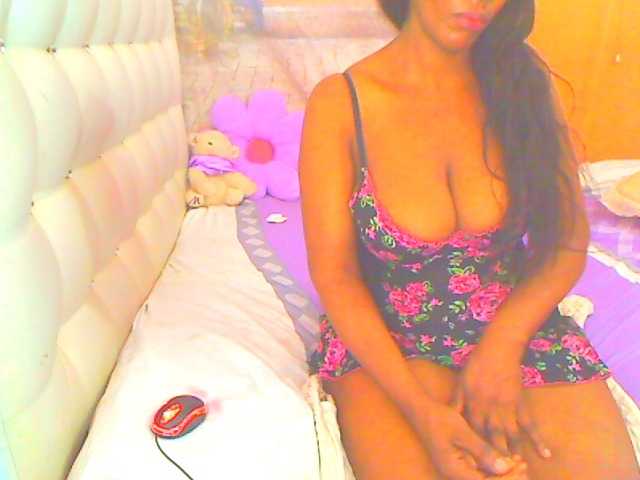 HOTLILLIE live cam on BongaCams