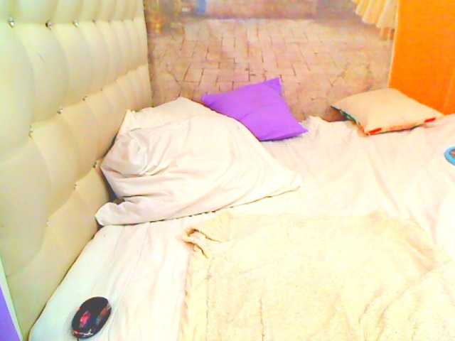 HOTLILLIE's BongaCams show and profile