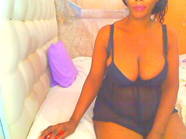 HOTLILLIE live cam on UnifiedCams