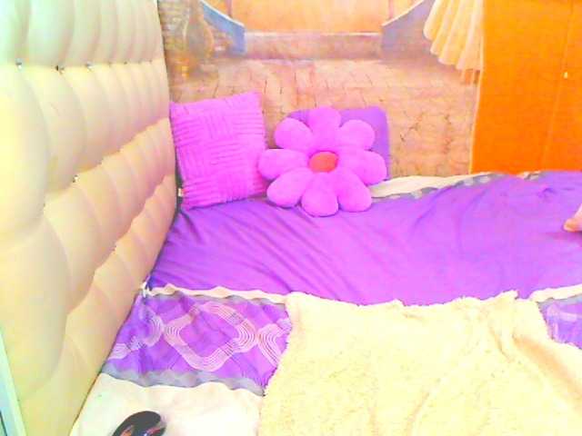 HOTLILLIE live webcam show