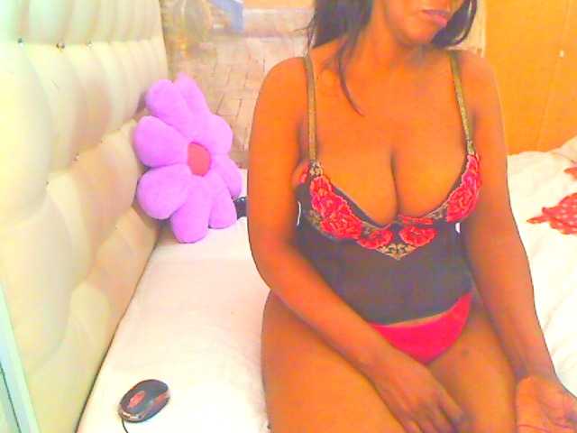 HOTLILLIE live cam on BongaCams