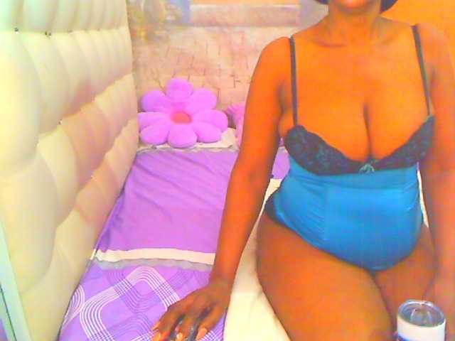 HOTLILLIE live cam on BongaCams
