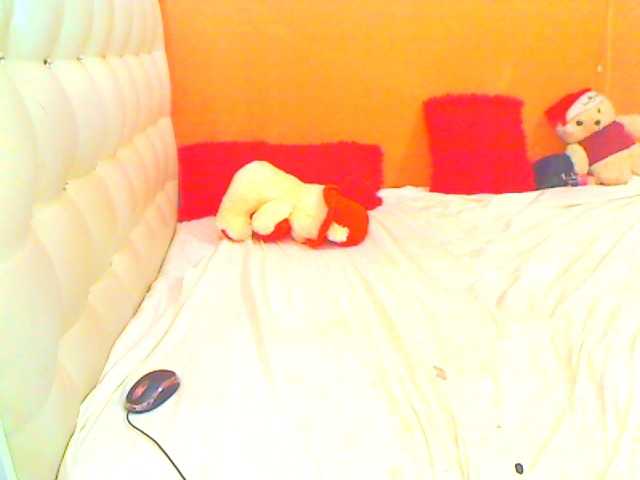 HOTLILLIE, en directo ahora en BongaCams