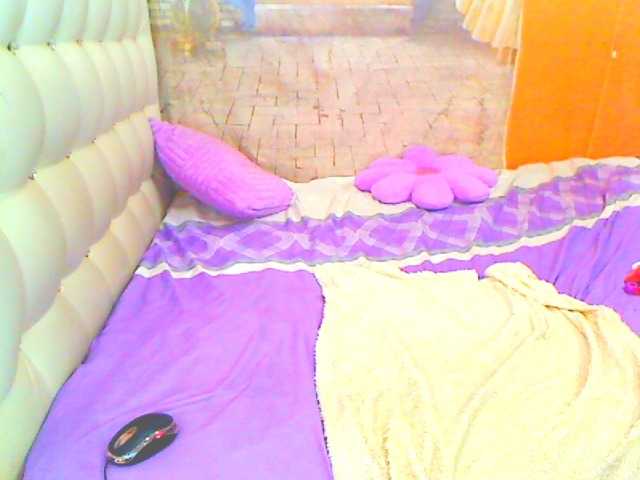 HOTLILLIE live cam on BongaCams