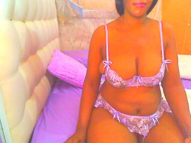 HOTLILLIE live cam on BongaCams