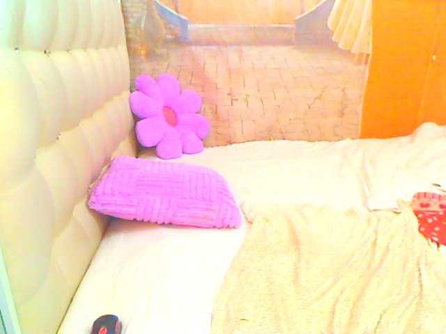 HOTLILLIE live webcam show