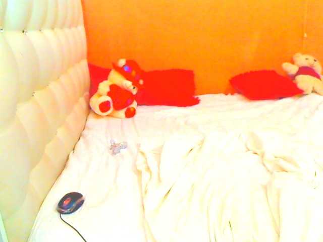 HOTLILLIE live cam on BongaCams