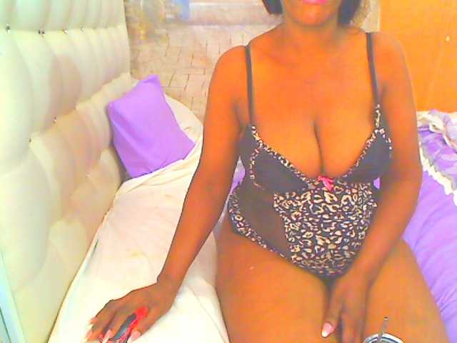 HOTLILLIE live cam on BongaCams