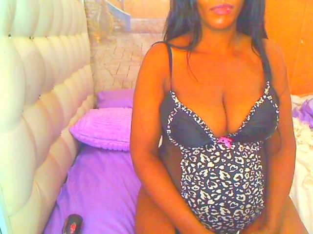 HOTLILLIE live cam on BongaCams