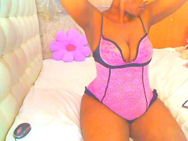 HOTLILLIE live cam on BongaCams