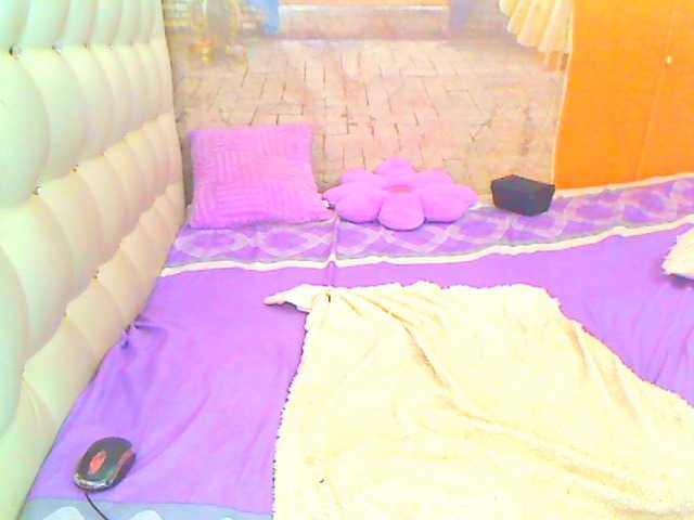 HOTLILLIE live cam