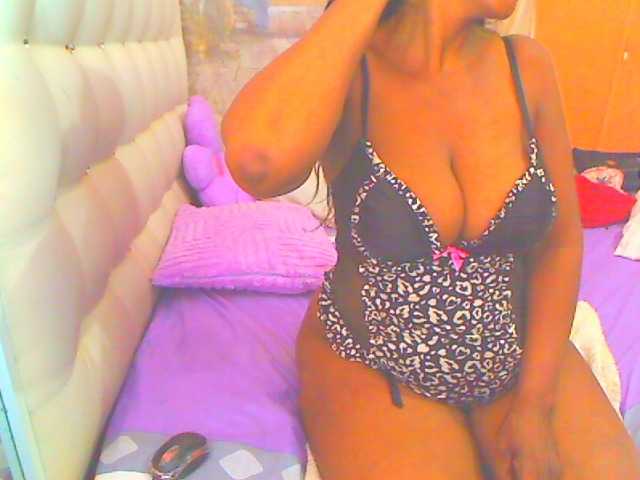HOTLILLIE live cam on BongaCams