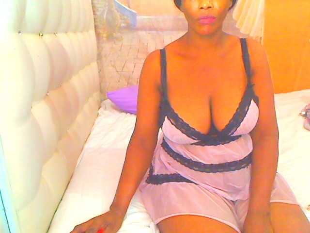 HOTLILLIE live cam on BongaCams