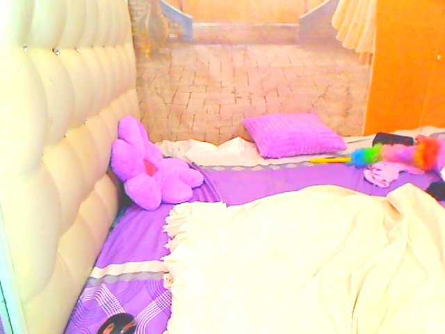 HOTLILLIE live cam on UnifiedCams