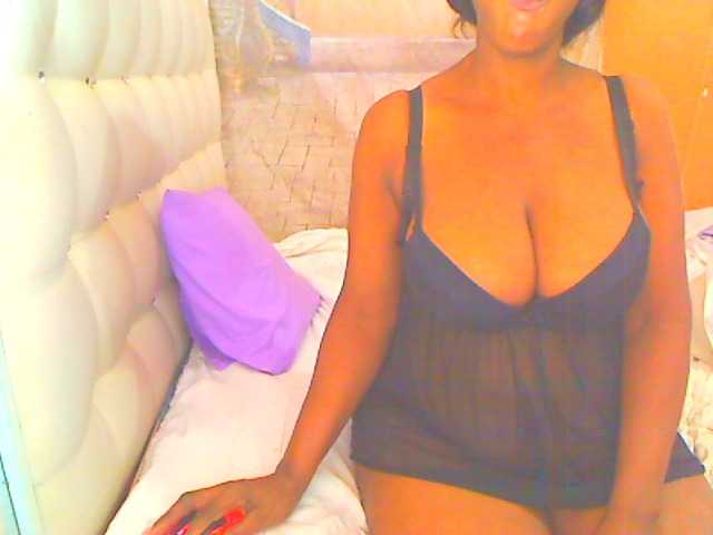 HOTLILLIE live cam on UnifiedCams