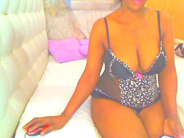 HOTLILLIE live cam on BongaCams