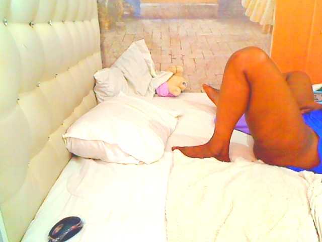 HOTLILLIE's BongaCams show and profile