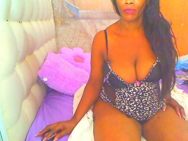 HOTLILLIE live cam on BongaCams