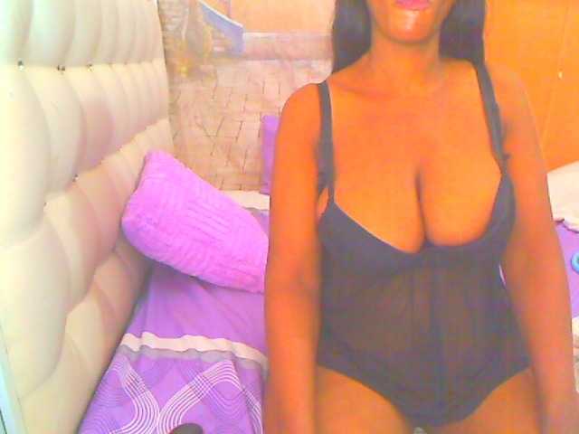 HOTLILLIE live webcam show