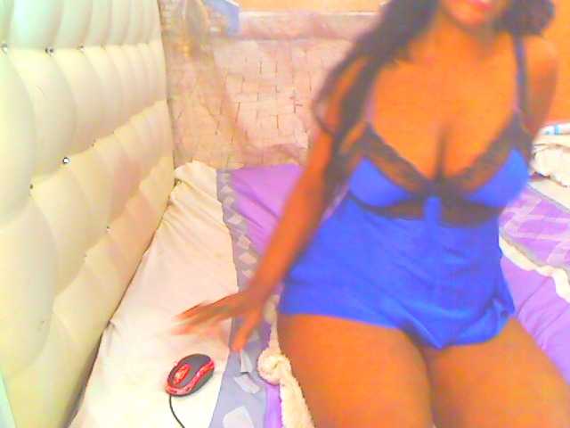 HOTLILLIE live cam on BongaCams