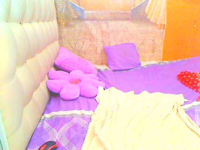 HOTLILLIE live webcam show