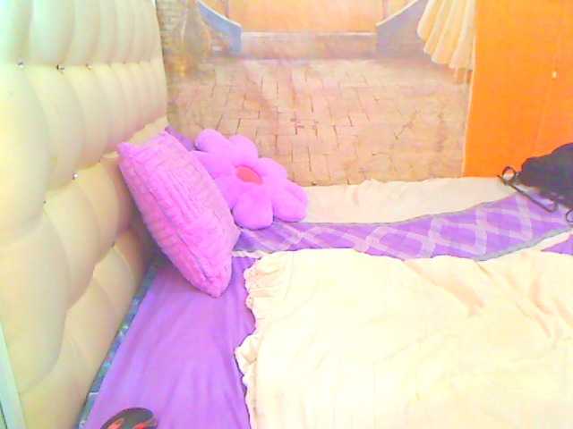 HOTLILLIE live cam on BongaCams