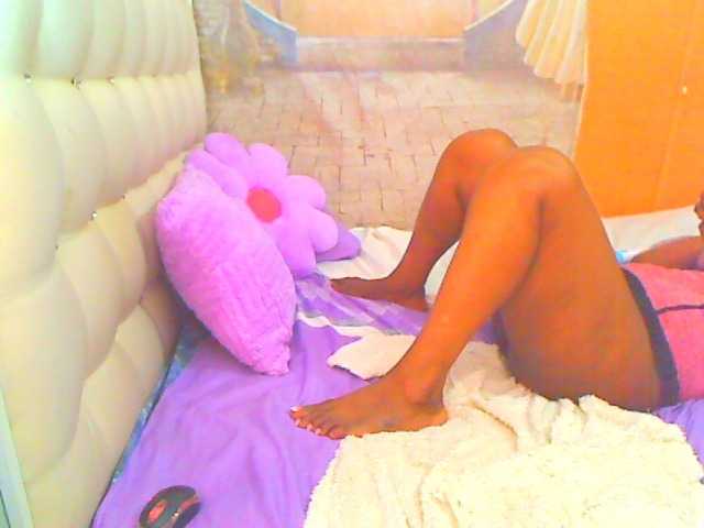 HOTLILLIE live webcam show