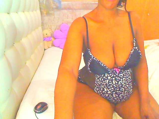 HOTLILLIE live cam on BongaCams