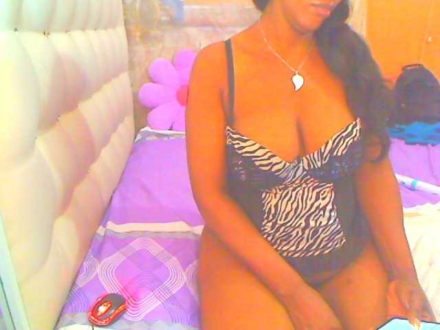 HOTLILLIE live cam on BongaCams