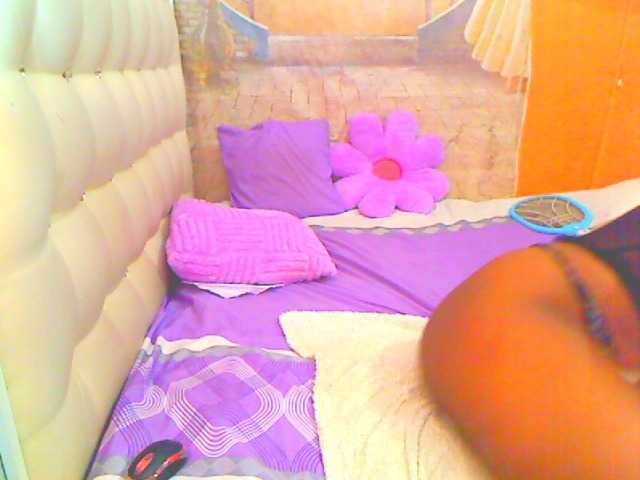 HOTLILLIE live webcam show
