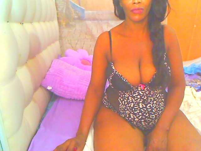 HOTLILLIE live cam on BongaCams