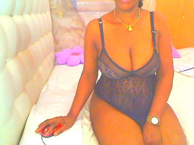 HOTLILLIE live cam preview
